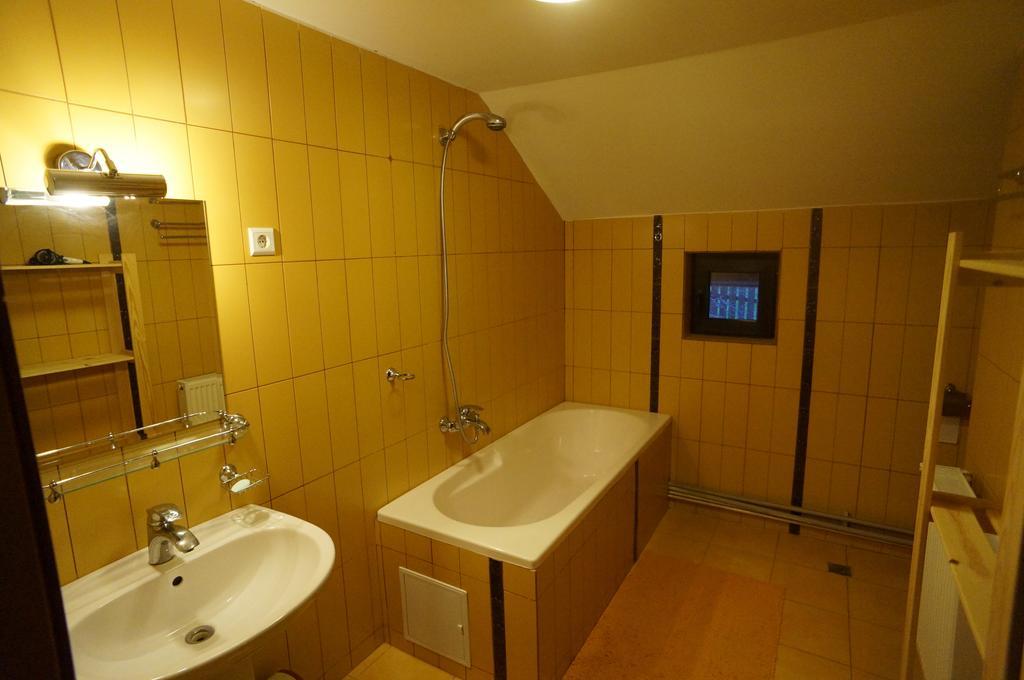 Casa Paltinu Otel Lunca Mare Oda fotoğraf